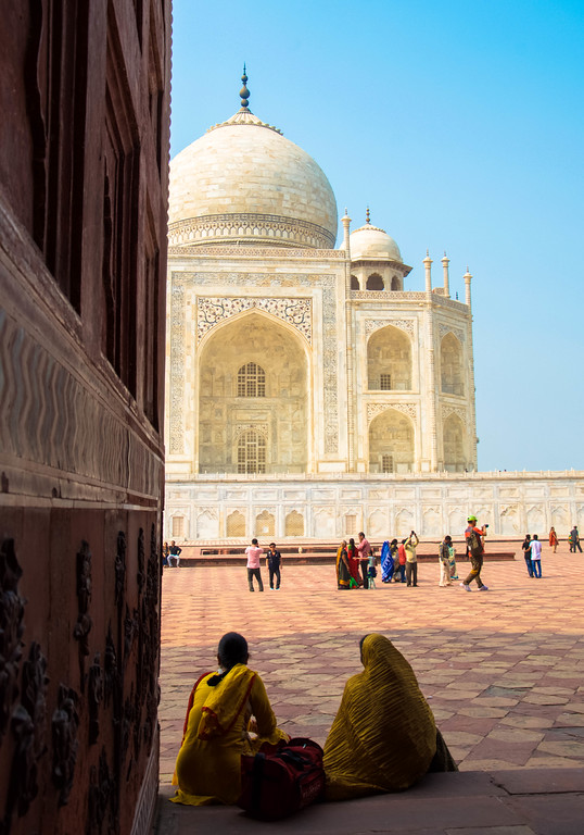 two20ladies20and20the20taj-xl